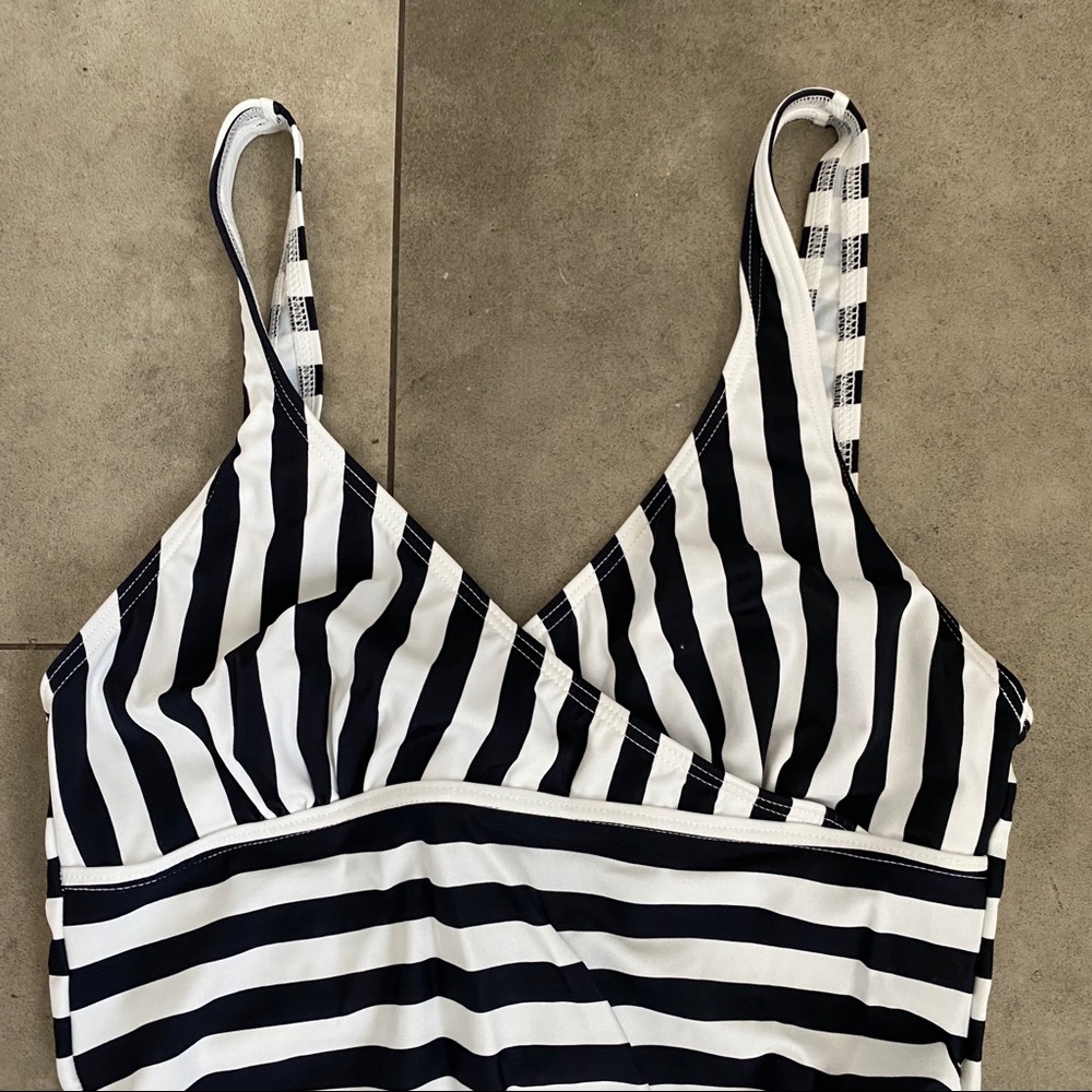 SOLD NEW ASOS mamalicious striped maternity swim - Picture 4 of 8